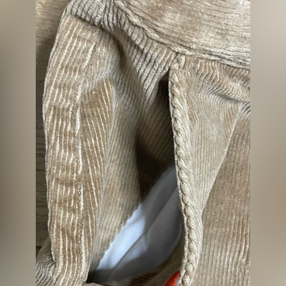 L.L.Bean Stretch
Country Corduroy Pants, Straight Fit, Plain Front Size 6P - Picture 4 of 12